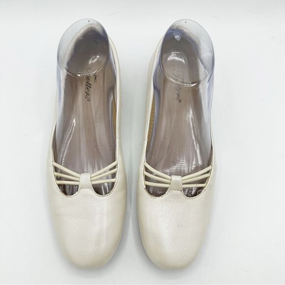 Trotters Womens Pearlized Ivory Leather Slip On Dress Shoe Flats Almond Toe 7 W - Picture 4 of 14